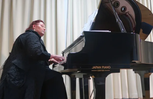 Na Vojskem so se  glasbeno vsestranskemu rojaku Ivanu Rijavcu 
poklonili s koncertom njegovih skladb. Odigrali so jih vnukinja, 
pianistka Maja Tajnšek in njeni učenci.