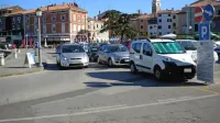 Parkirišče na Velikem trgu je od uveljavitve odloka namenjeno zgolj domačinom.