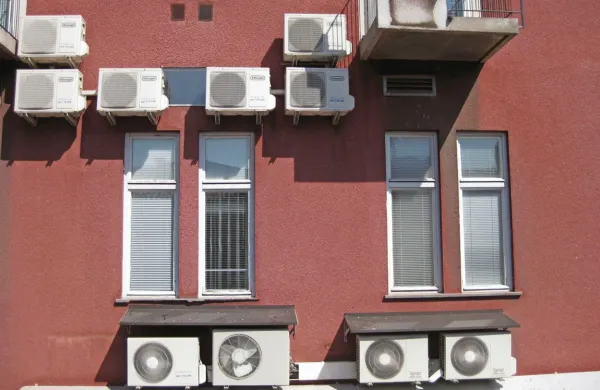 Klimatske naprave in drugi sistemi hlajenja naših domov niso več 
le luksuz, temveč bolj postajajo nuja.
