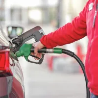 Ko na črpalki natočimo liter goriva, se le manjši del našega plačila dejansko nanaša na samo gorivo. 