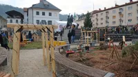 Republiška nagrada za posebne dosežke Mladinskega centra Idrija 
sodi v zimsko dediščinsko deželo škrata Berkmandlca.