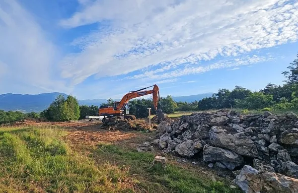 Komunalna oprema za zaselek Strane