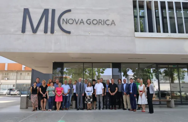 Slovesnosti ob priključitvi Šolskega centra Nova Gorica Unesco 
mreži  Unevoc so se udeležili predstavniki lokalnih in mednarodnih 
partnerskih ustanov.  