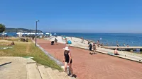 Plaža Svetilnik vabi tudi z atraktivnim razgledom na klife. 