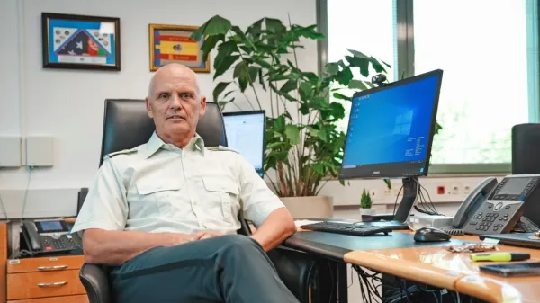 “Ko  bo enkrat spet odmrznjena obvezna rezerva, ki jo predvideva 
zakon o vojaški dolžnosti,  imamo že vzpostavljene štiri učne 
centre - v Bohinjski Beli, Murski Soboti, Novem mestu in Vipavi,” 
pojasnjuje Robert Glavaš.