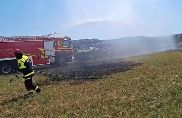 Ponoči goreli smetnjaki, včeraj pšenično polje (FOTO)