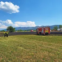 Ponoči goreli smetnjaki, včeraj pšenično polje (FOTO)