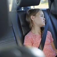 Praviloma imamo manj težav s slabostjo, če se vozimo po 
avtocesti.