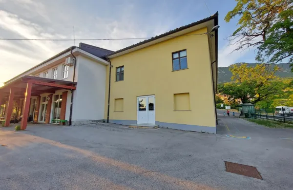 Športno igrišče bodo zgradili ob podružnični šoli in večnamenski dvorani KS, služilo pa bo učencem, 
malčkom tukajšnjega vrtca  in ostalim  krajanom. 