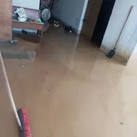 Meteorna voda je ponoči in zjutraj poplavila nekaj kleti stanovanjskih hiš v Šmarjah, Zavinu in Gabrjah na Vipavskem.