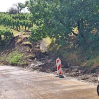 Sprožilo se je tudi nekaj manjših plazov. Na fotografiji: Vrtovče.
