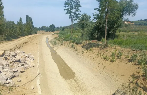 Med kmetovalci  na ankaranski bonifiki je zavrelo, saj so zaradi 
poglobitve kanala ostali brez vode za namakanje.