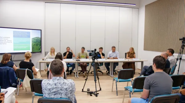 V Ilirski Bistrici so včeraj predstavili idejo o regijskem parku.