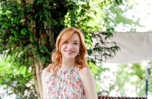 Mojca Mavec prisega na uporabne spominke