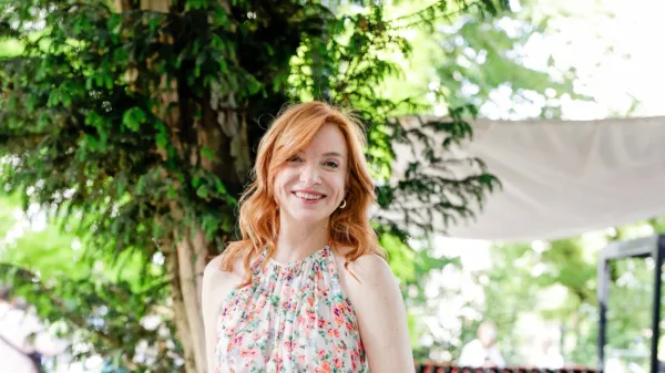 Mojca Mavec prisega na uporabne spominke