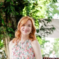 Mojca Mavec prisega na uporabne spominke