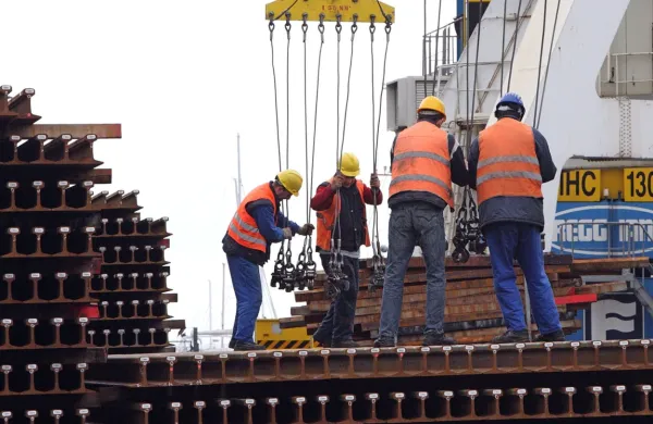 Predstavniki luških delavcev imajo tri predstavnike v nadzornem svetu družbe.  