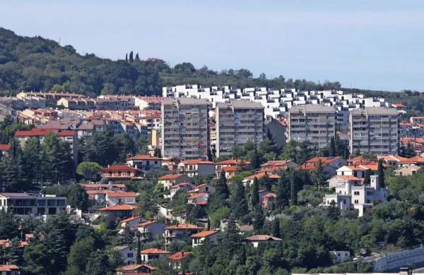 Markovec je vse bolj pozidan, parkirišča pa vedno bolj obremenjena. Parkirno stisko bodo omilile nove parkirne površine.
