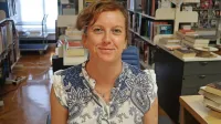 Po sedmih neuspešnih razpisih se je v. d. direktorice idrijske knjižnice, 
bibliotekarka Tina Močnik, le odločila, da prevzame poln mandat.