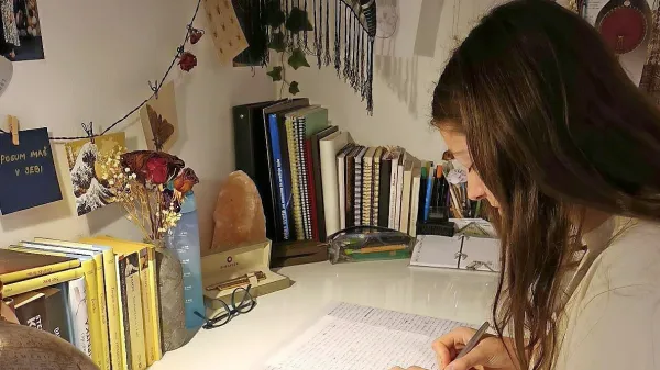 Sanjati je lahko, a delati za dosego svojih sanj, je cilj, poudarja Živa 
Kverh, ki je s svojim razmišljanjem ob zaključku devetletke 
povsem očarala svojo učiteljico.