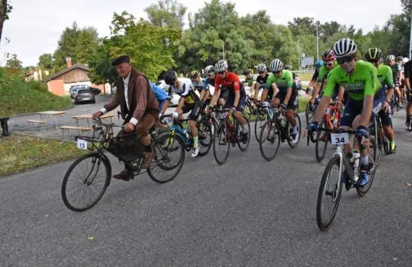 Proti Trstelju se je s kolesom avstro ogrske vojske podal tudi 
domačin Veljko Špacapan.