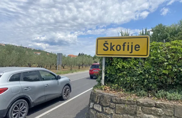 Na Škofijah očitno še dolgo ne bodo dočakali razbremenitve 
tranzitnega prometa skozi naselje.