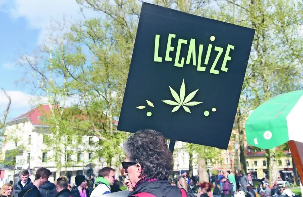 Zakon pričakuje tudi “ulica”, so protestniki opozorili na aprilskem 
Marihuana Maršu