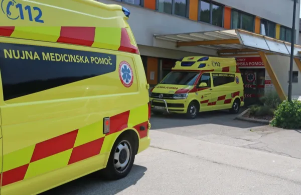 ZDI se v dispečersko službo zdravstva vključuje z dvema reševalnima voziloma, z vozilom urgentnega zdravnika in z  240 usposobljenimi prvimi posredovalci.