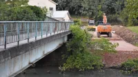 Direkcija za vode bo v gospodarski coni Batuje zgradila nov most 
čez Vipavo, uredila cesto in protipoplavne nasipe ter zidove. V tem 
času bo lokalna cesta Batuje-Preserje  na območju cone zaprta.
