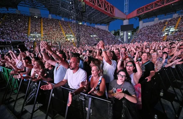 Med obiskovalci koncerta  je bilo veliko slovenskih oboževalcev 
nekdanjega člana skupine Take that.