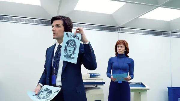 Tako Adam Scott kot Britt Lower iz serije Razcepitev se potegujeta 
za emmyja za najboljšo glavno moško in žensko vlogo v dramski 
miniseriji.