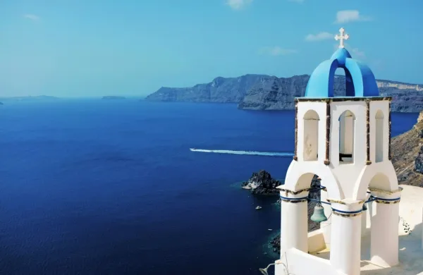 Vrhunec  pa naj bi s temperaturami okrog 43 stopinj Celzija 
vročinski val dosegel v torek.