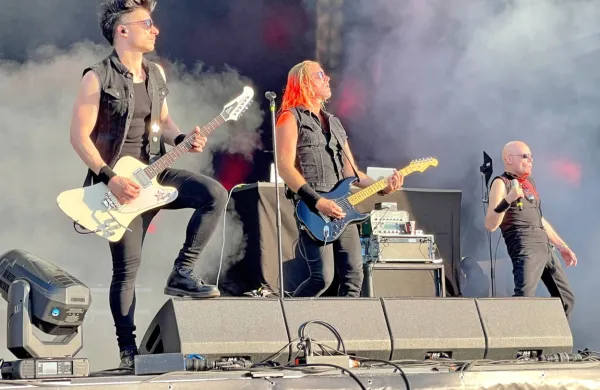 

The Sisters Of Mercy so nastali leta 1980 v britanskem Leedsu,