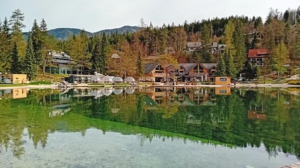 Jasna Natur Resort lani, pred dograditvijo gostilne