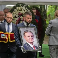 



Prometnega ministra Roman Starovojta so pokopali 11. julija v 
Sankt Peterburgu.