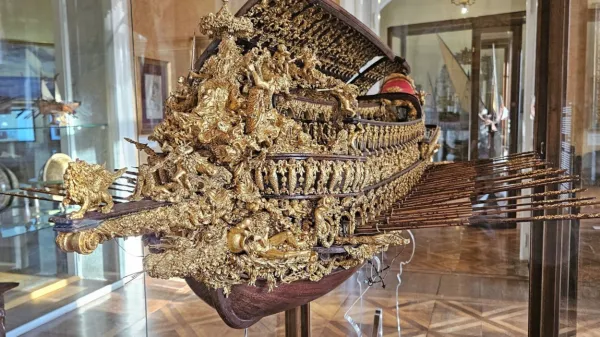 Model bucintora  krasi piano nobile palače Gabrielli.