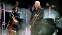 Jimmy Page (desno) je bil eden od ustanoviteljev britanske rock 
skupine Led Zeppelin. 