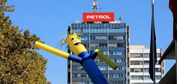 Čas, ko le še pohlep upravlja državo