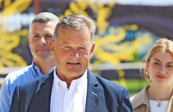 Minister  Jevšek pravi, da je obveščen o inšpekcijskem postopku  in 
da bo vsa pojasnila podal v okviru tega postopka. 
