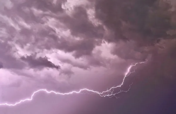 Hrva&scaron;ko Istro zajela neurja z obilnimi padavinami (video)