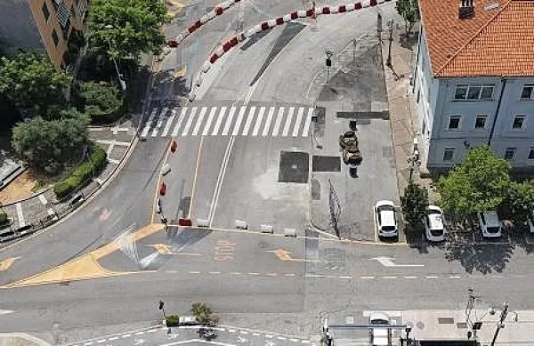  Začasna prometna ureditev s krožiščem  nad Cerejskim potokom v 
središču Milj.