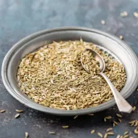 

Iz koromačevih semen je mogoče izdelati osvežilne domače 
bombone proti kašlju.