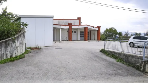 Ob stavbi, kjer bo stal zdravstveni center, bo občina lahko uredila 
zadostno število parkirnih mest.