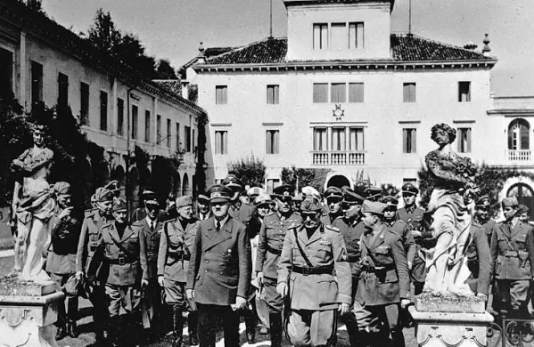 Srečanje v Feltrah med Mussolinijem in Hitlerjem je potekalo 19. 
julija 1943. 