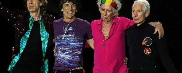  The Rolling Stones na koncertu na dunajskem stadionu Ernst Happel, 16. junija 2014: (z leve) 
Mick Jagger, Ron Wood, Keith Richards in Charlie Watts, ki se je poslovil avgusta 2021.