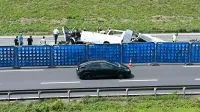 Na  slovenskih  cestah  je  letos  ugasnilo že 60 življenj, pet  v  sredini  
nesreči na štajerski  avtocesti. 