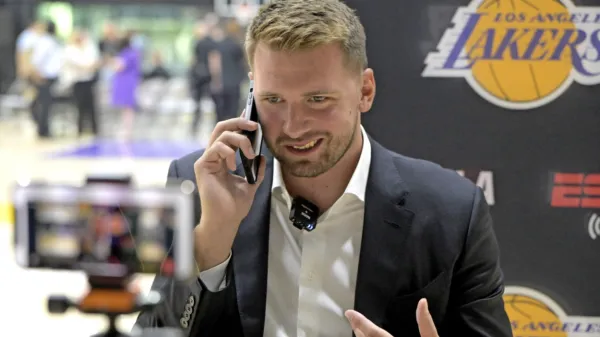 Luka Dončić ob podpisu nove pogodbe z LA Lakers