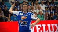 Po skoraj desetletju je Dean Bombač zamenjal klubske barve, a 
ostaja na Madžarskem.