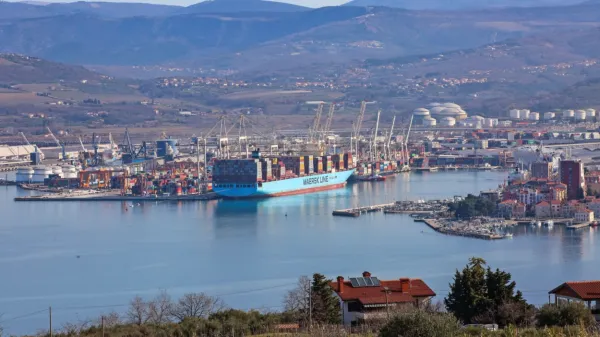 DP World v Ljubljani  lobira za pridobitev poslov v koprskem pristanišču. Trenutno poslujejo v Ukrajini, Romuniji, Turčiji, Srbiji in na Cipru.