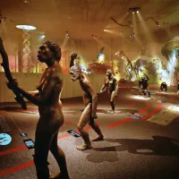 Muzej krapinskih neandertalcev, lociran na najdišču Hušnjakovo 
brdo v Krapini, prikazuje arheološke najdbe in informacije o 
neandertalcih ter njihovem življenju.